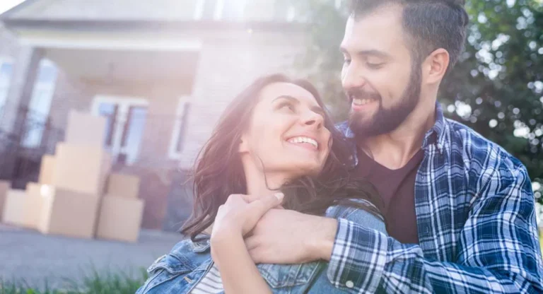 7 Simple Things Women Do That Instantly Attract Men