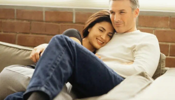 Top 6 Bedtime Habits That Make Husbands Better Partners and Keep Wives Happy