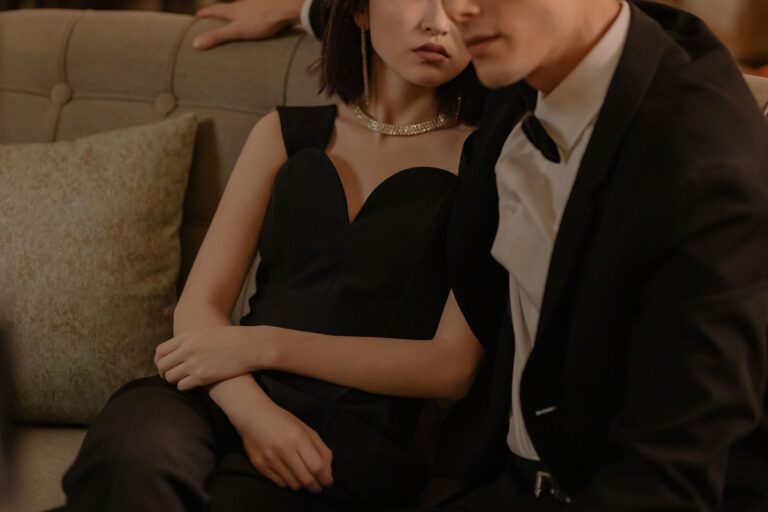 After 5 Years Together, She Met Her Boyfriend’s “Work Wife” and Started Questioning Their Boundaries
